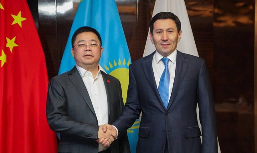 Nurlan Zhakupov Met with Mr. Lu Jie, founder of Guodong Network Communication Group in Beijing