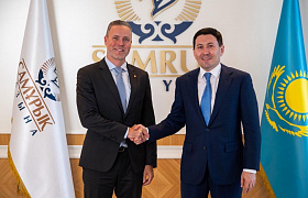 Nurlan Zhakupov, Chairman of the Management Board of Samruk-Kazyna, met with Peter Larden, Senior Vice President of ExxonMobil