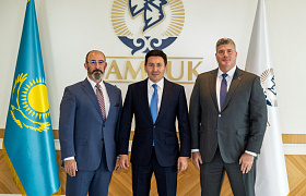 Nurlan Zhakupov, the Head of Samruk Kazyna JSC, met with Mr. Derek Magness, President of Chevron Eurasia and Mr. William Lacobie, General Director of Tengizchevroil
