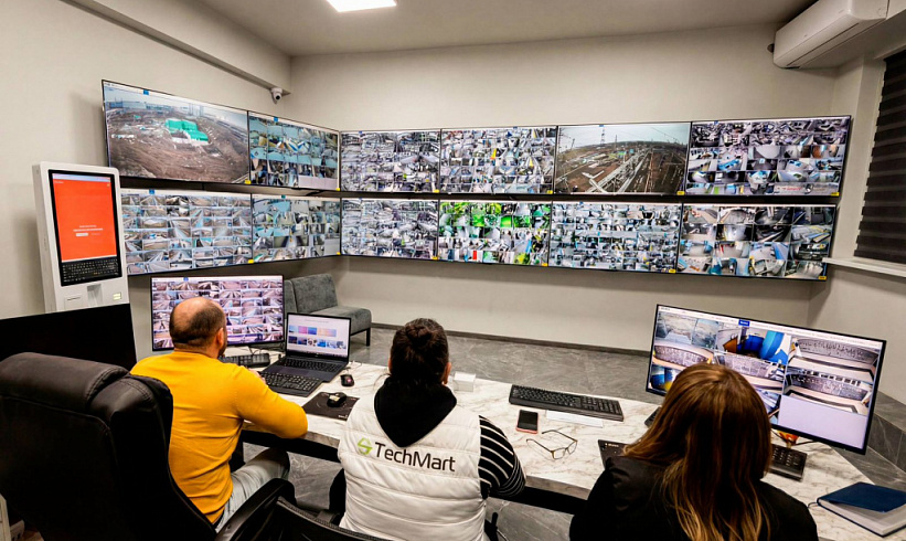 During the visit to AlES JSC, the work of an AI project, an intelligent industrial safety video monitoring panel was presented to Nurlan Zhakupov.