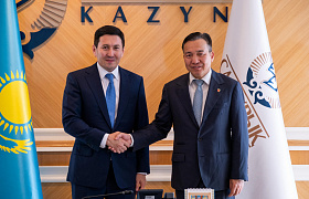 «Самұрық-Қазына» АҚ басшысы Нұрлан Жақыпов State Power Investment Corporation директорлар кеңесінің төрағасы Лю Миншэнмен кездесті