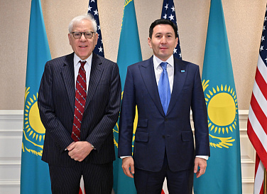 Председатель Правления АО «Самрук-Қазына» Нурлан Жакупов провел встречу с Председателем и сооснователем The Carlyle Group Дэвидом Рубенштейном  