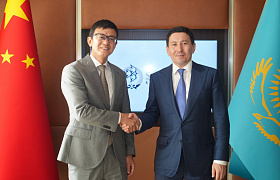 Nurlan Zhakupov, Chairman of the Management Board of Samruk-Kazyna JSC, met with Pan Jian, Co-Chairman of the Board of Directors of CATL, in Shanghai