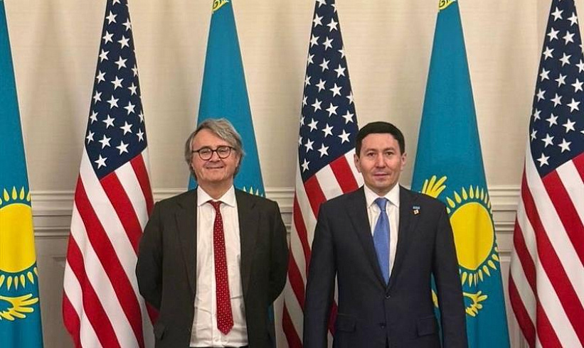 Nurlan Zhakupov, the Head of Samruk-Kazyna JSC, held a meeting with Mr. Mark Coombs, CEO of Ashmore Group plc