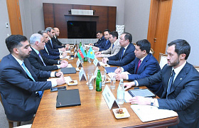 Kazakh Delegation Meets with Azerbaijan’s Minister of Digital Development and Transport in Baku