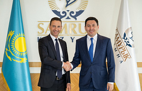 The Head of Samruk-Kazyna, Nurlan Zhakupov, met with Mr. Gary Nagle, CEO of Glencore, who arrived in Astana to participate in the 37th plenary session of the Foreign Investors’ Council