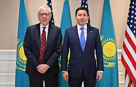 «Самұрық-Қазына» басшысы Нұрлан Жақыпов The Carlyle Group компаниясының төрағасы және негізін қалаушылардың бірі Дэвид Рубенштейнмен кездесті