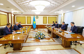 Prime Minister of Kazakhstan Olzhas Bektenov held talks with Air Products’ leadership to discuss cooperation in gas chemicals and industrial technologies.